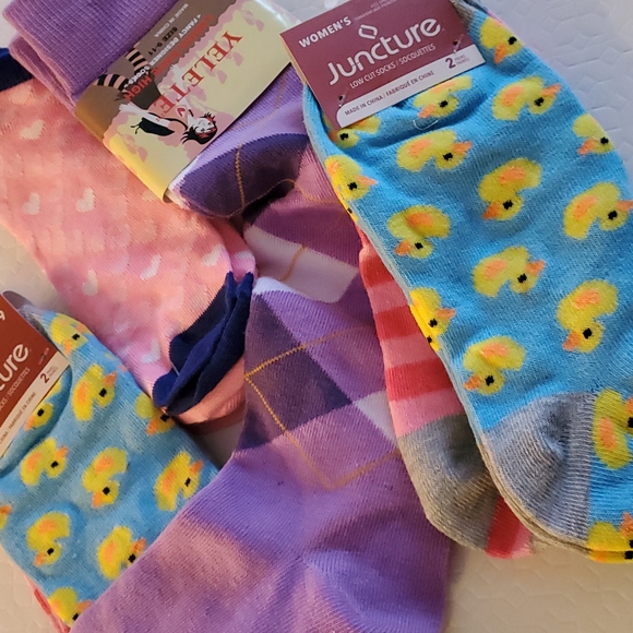 8 pairs of fun socks - Picture 2 of 3